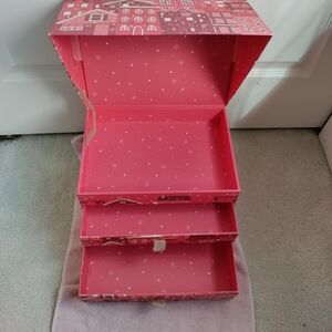 Storage box